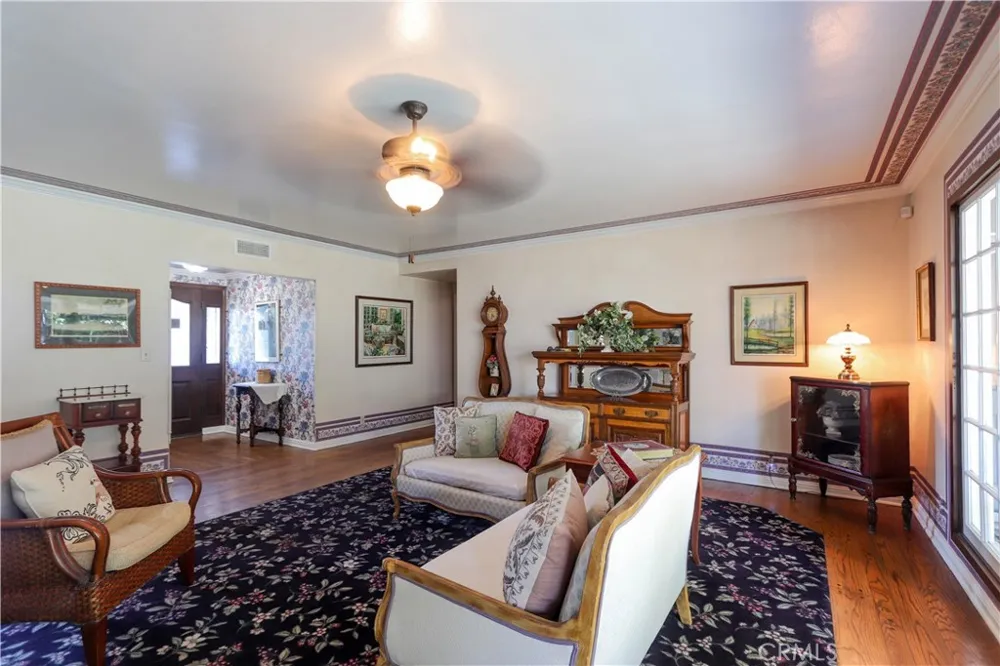 419 E Sunny Hills Fullerton, CA 92835