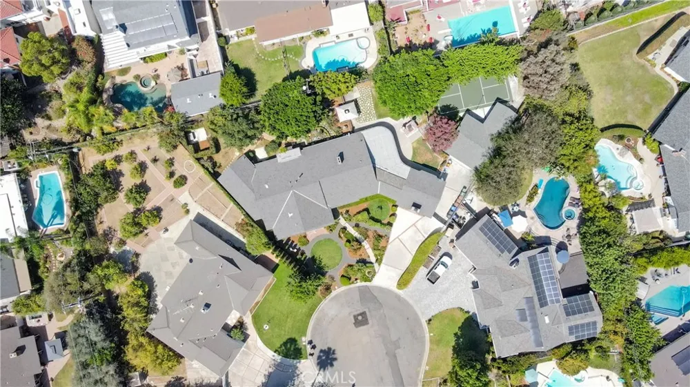 419 E Sunny Hills Fullerton, CA 92835