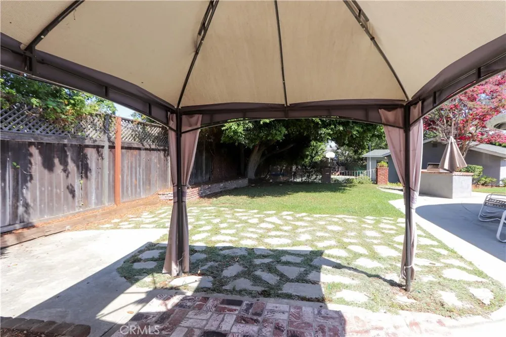 419 E Sunny Hills Fullerton, CA 92835