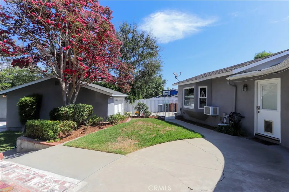 419 E Sunny Hills Fullerton, CA 92835