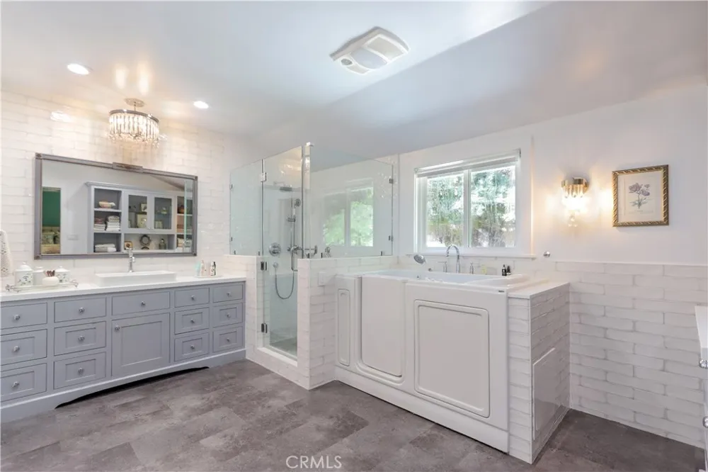 419 E Sunny Hills Fullerton, CA 92835