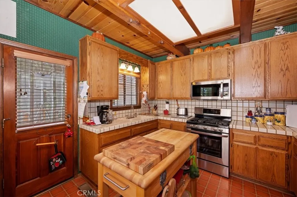 911 Panamint Mountain Big Bear City, CA 92314