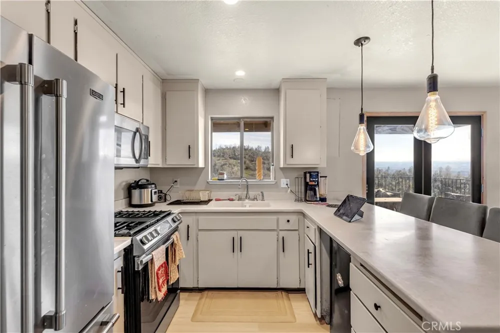 14091 Highview Trail Redding, CA 96003