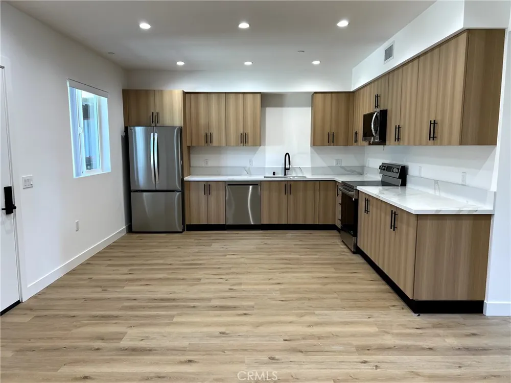 8016 Fair #210 Sun Valley, CA 91352