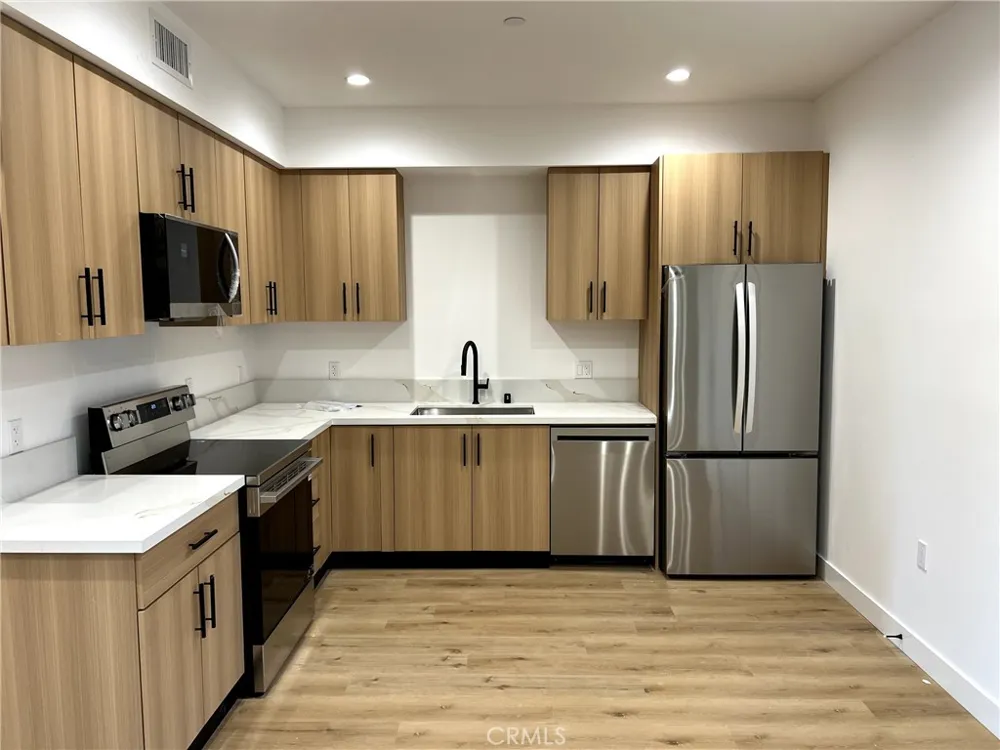 8016 Fair #210 Sun Valley, CA 91352