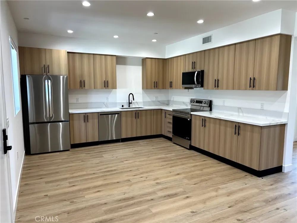 8016 Fair #210 Sun Valley, CA 91352
