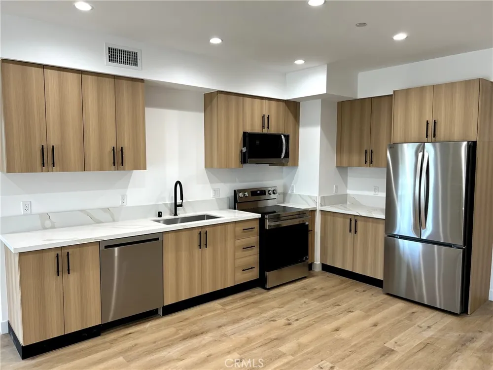 8016 Fair #210 Sun Valley, CA 91352