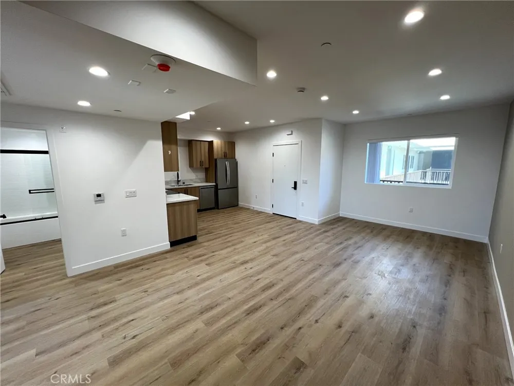 8016 Fair #210 Sun Valley, CA 91352