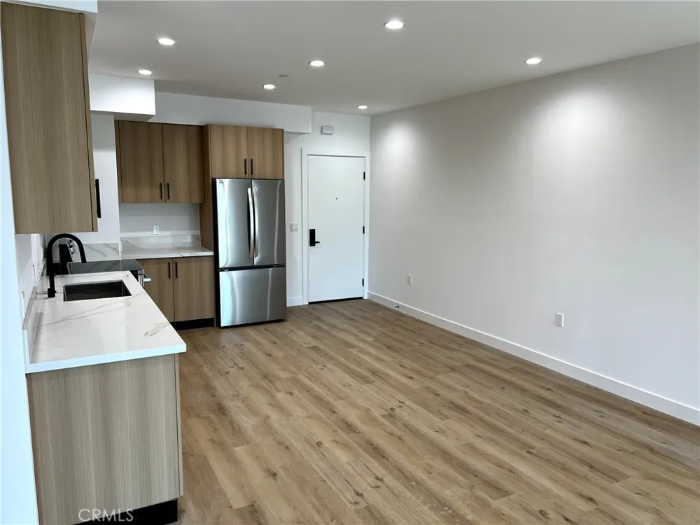 8016 Fair #210 Sun Valley, CA 91352
