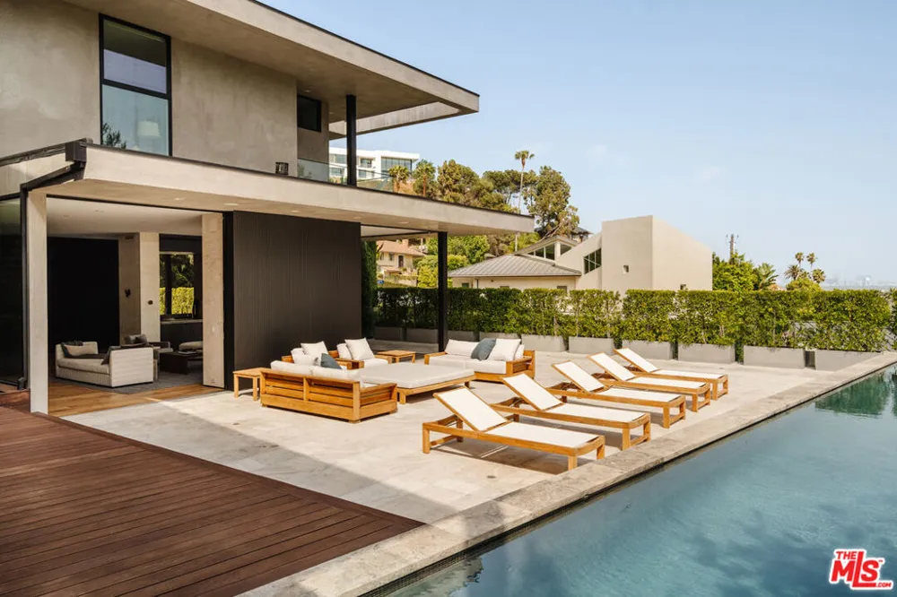 1383 Londonderry Place Los Angeles, CA 90069