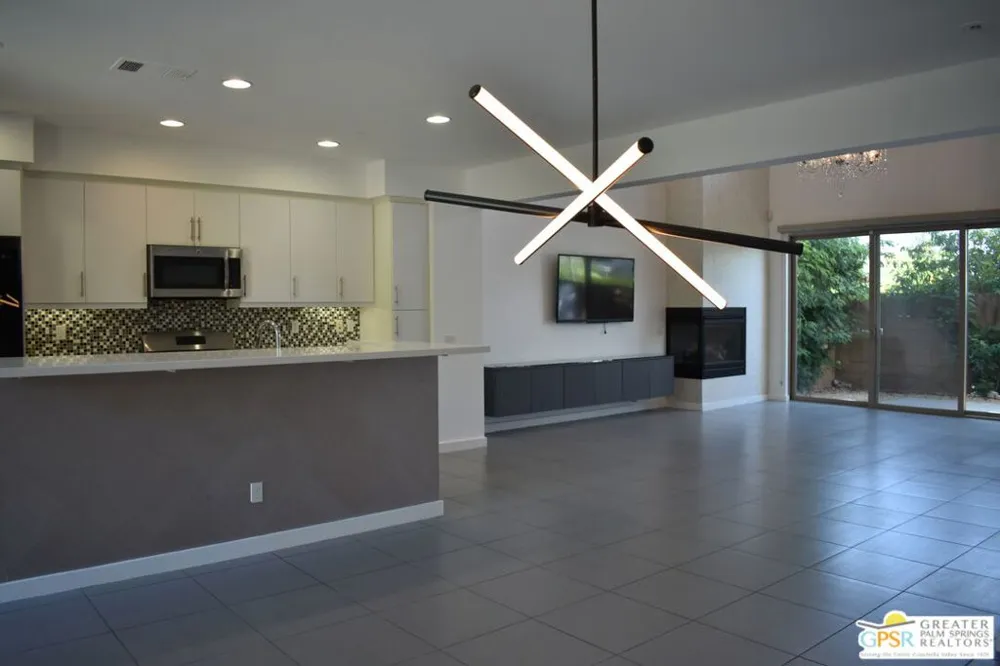 938 Oceo Circle Palm Springs, CA 92264