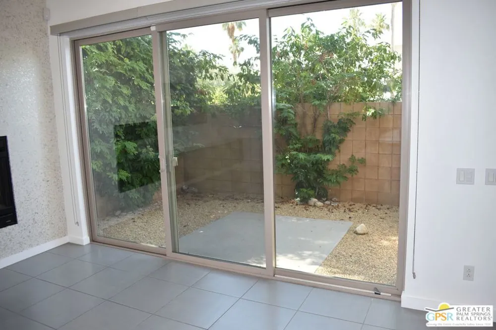 938 Oceo Circle Palm Springs, CA 92264