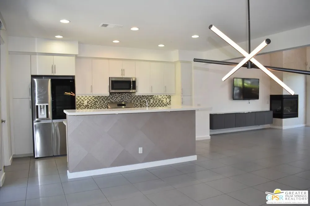 938 Oceo Circle Palm Springs, CA 92264