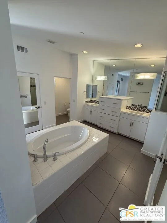 938 Oceo Circle Palm Springs, CA 92264