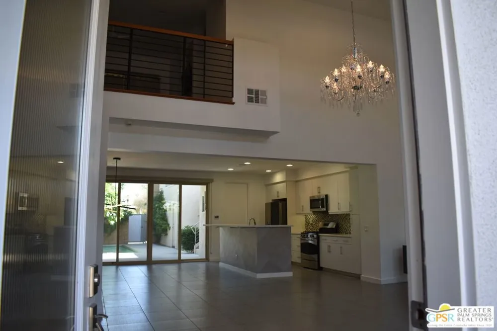 938 Oceo Circle Palm Springs, CA 92264