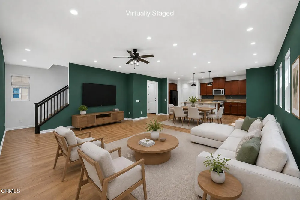 17326 Parque Vanowen Way Lake Balboa, CA 91406