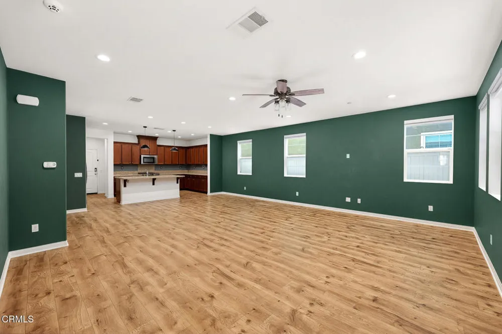 17326 Parque Vanowen Way Lake Balboa, CA 91406