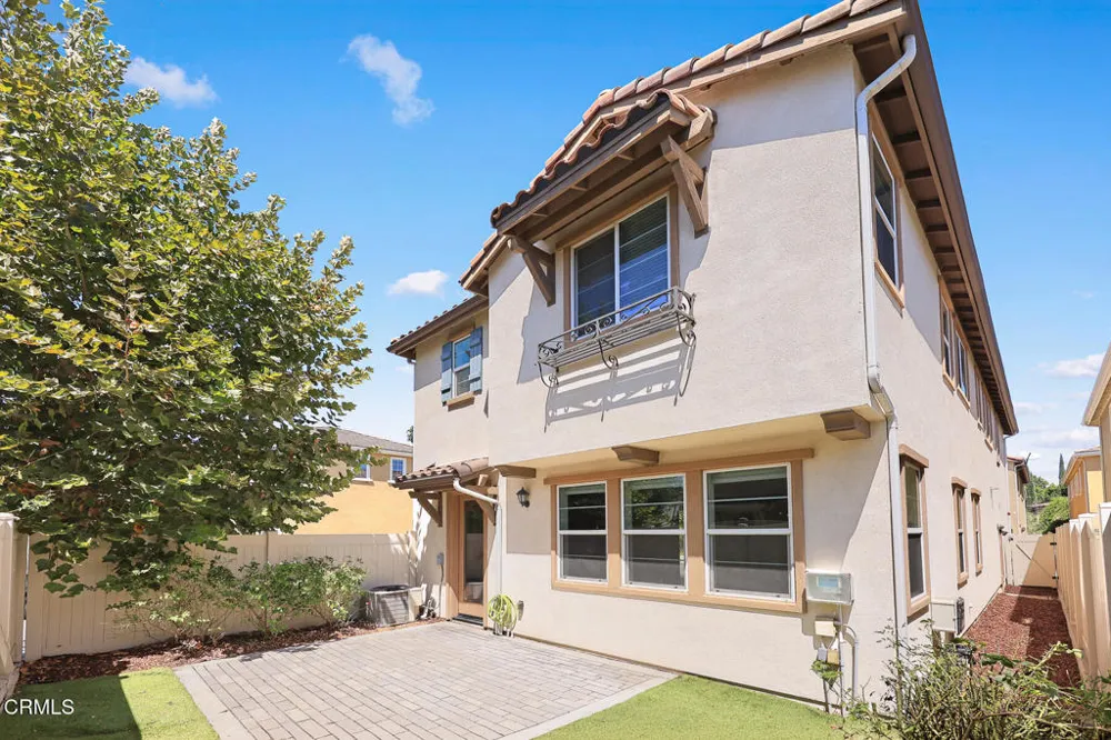 17326 Parque Vanowen Way Lake Balboa, CA 91406