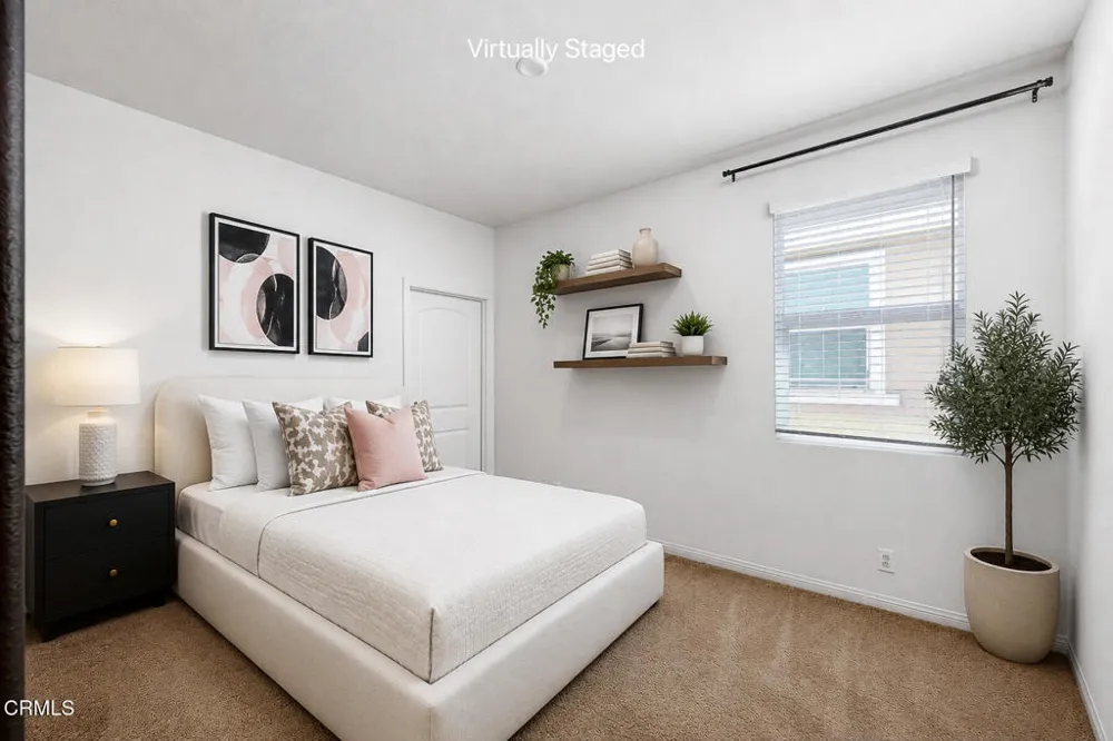 17326 Parque Vanowen Way Lake Balboa, CA 91406
