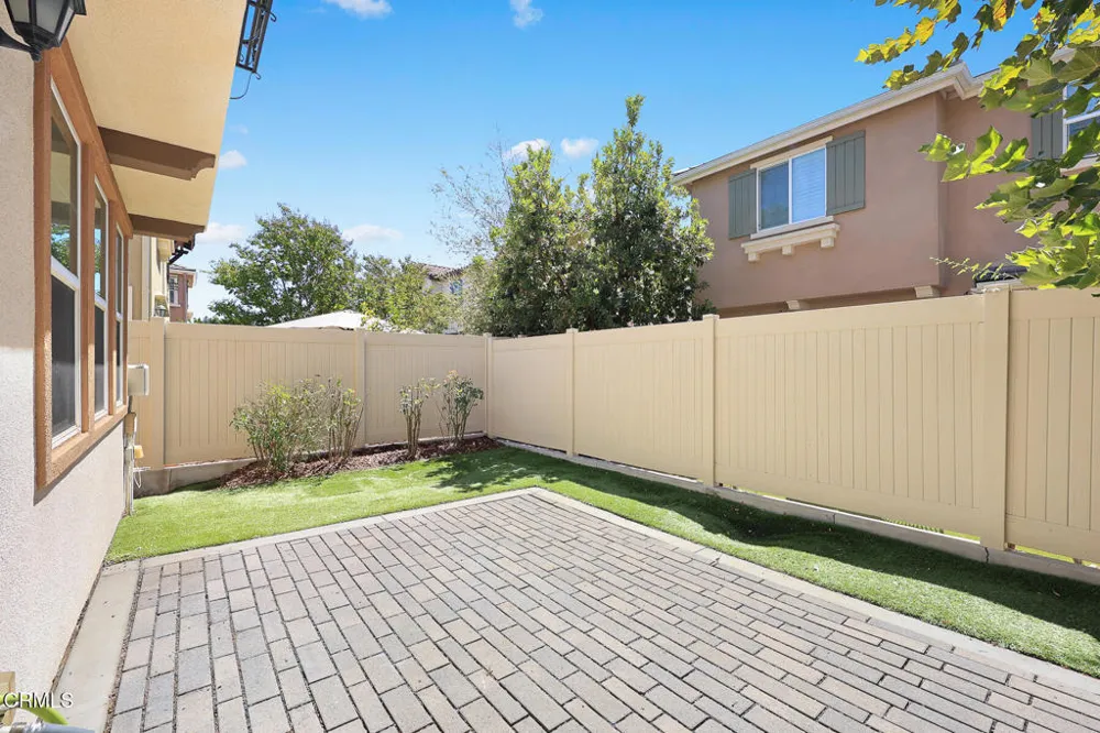 17326 Parque Vanowen Way Lake Balboa, CA 91406