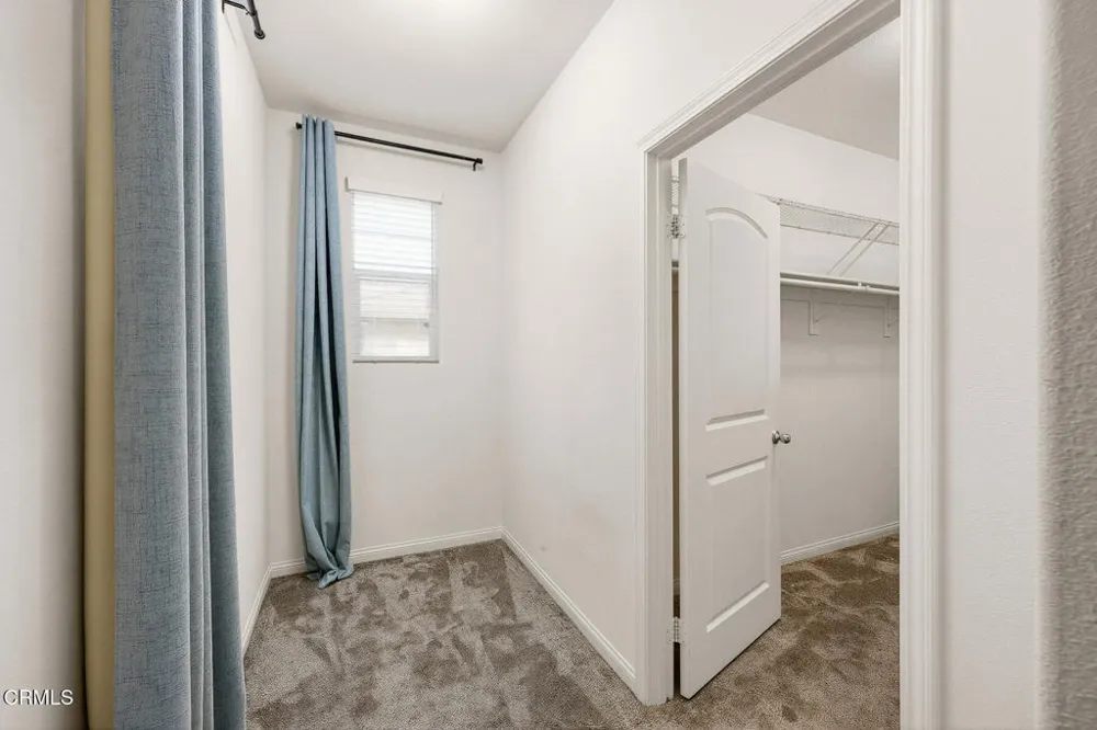 17326 Parque Vanowen Way Lake Balboa, CA 91406