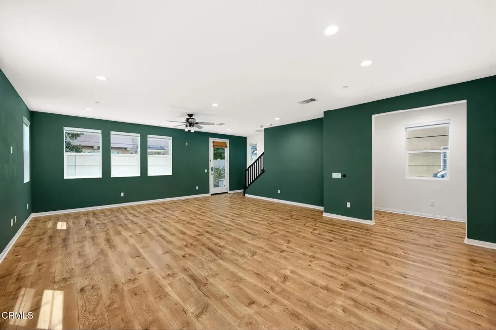 17326 Parque Vanowen Way Lake Balboa, CA 91406