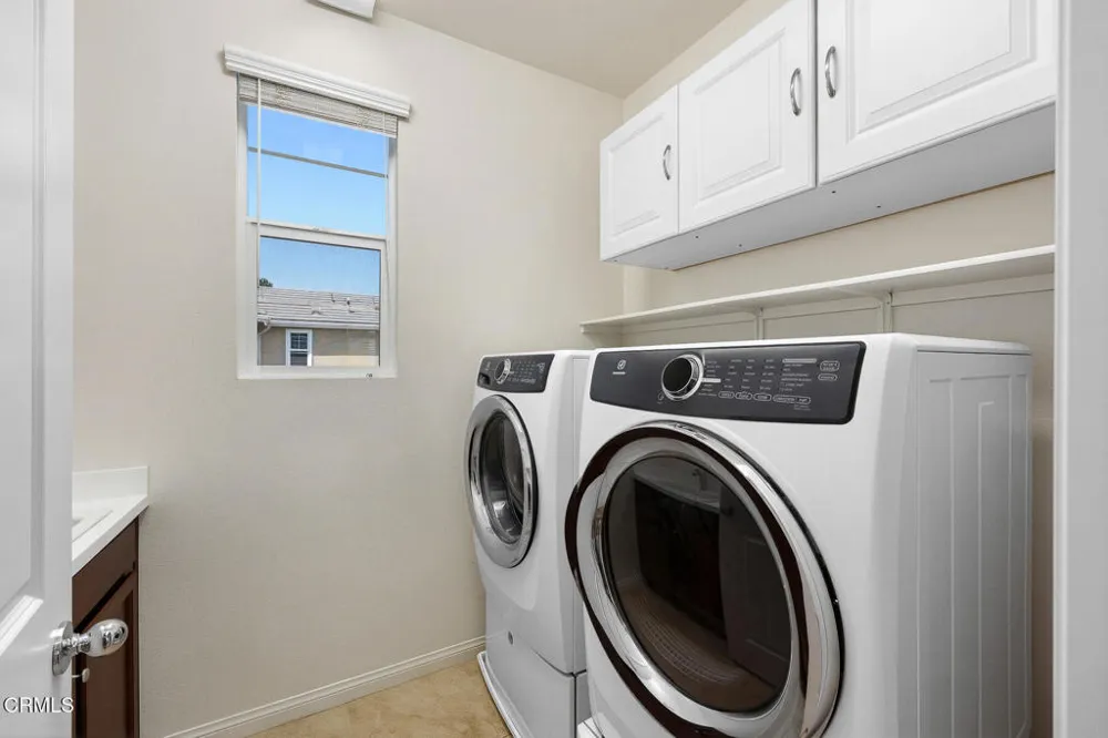 17326 Parque Vanowen Way Lake Balboa, CA 91406