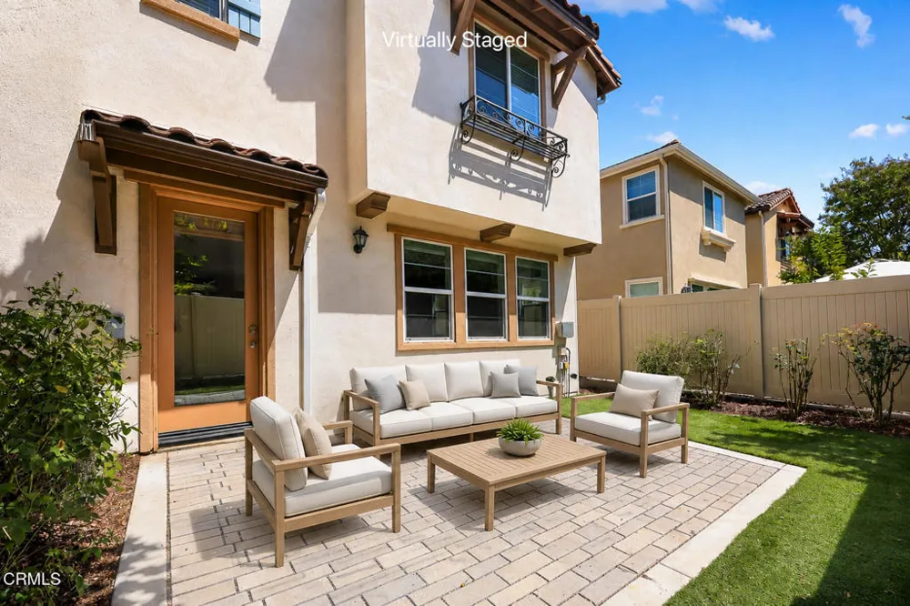17326 Parque Vanowen Way Lake Balboa, CA 91406