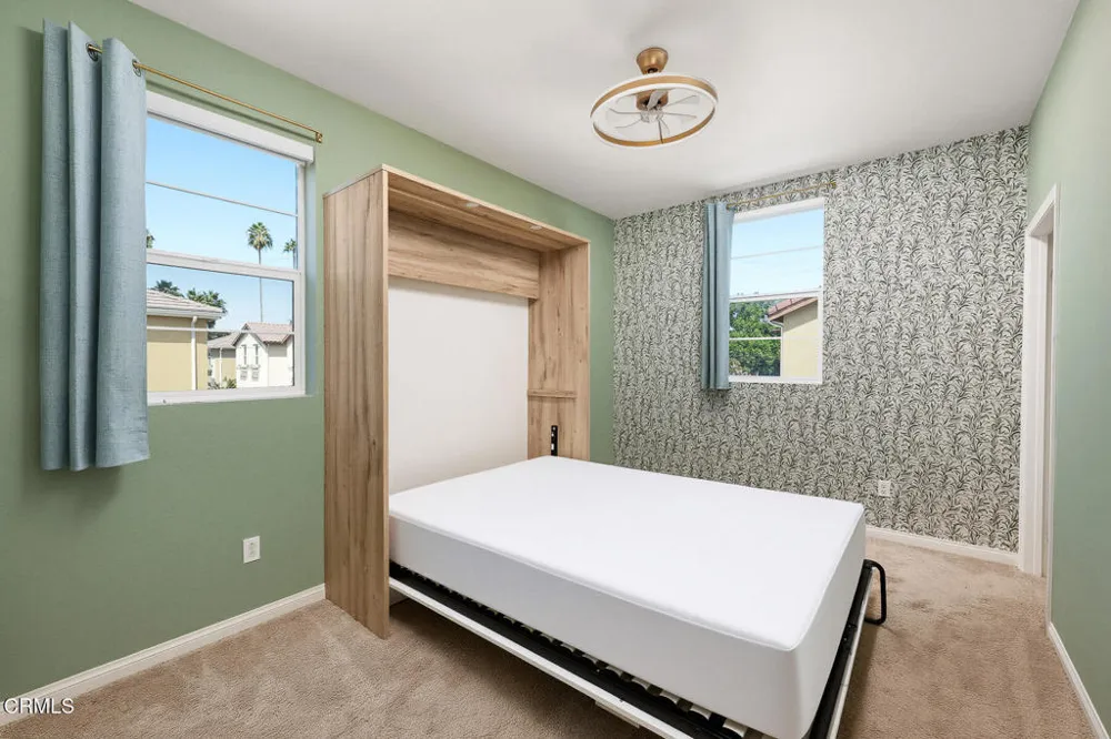 17326 Parque Vanowen Way Lake Balboa, CA 91406
