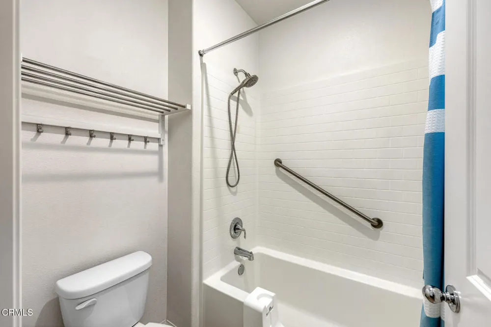17326 Parque Vanowen Way Lake Balboa, CA 91406