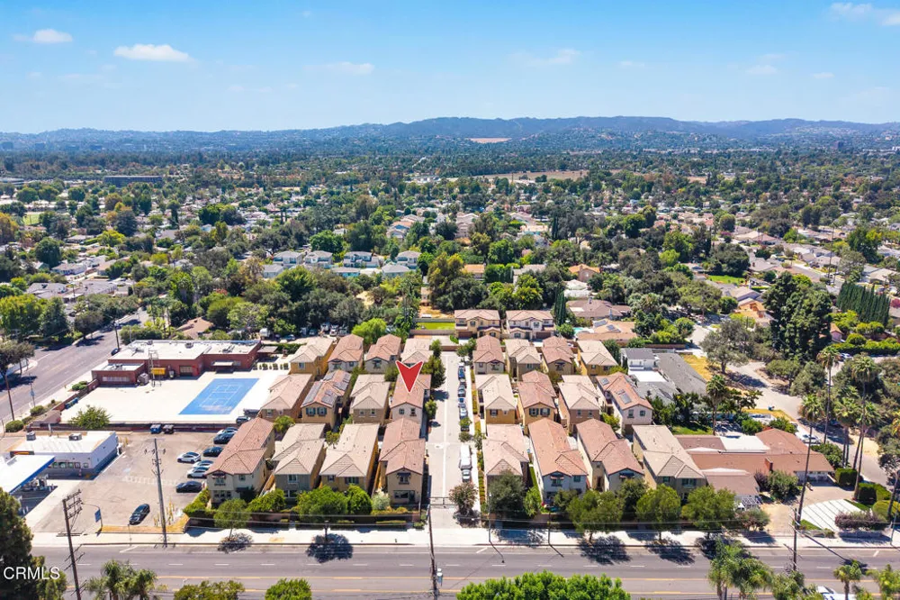 17326 Parque Vanowen Way Lake Balboa, CA 91406