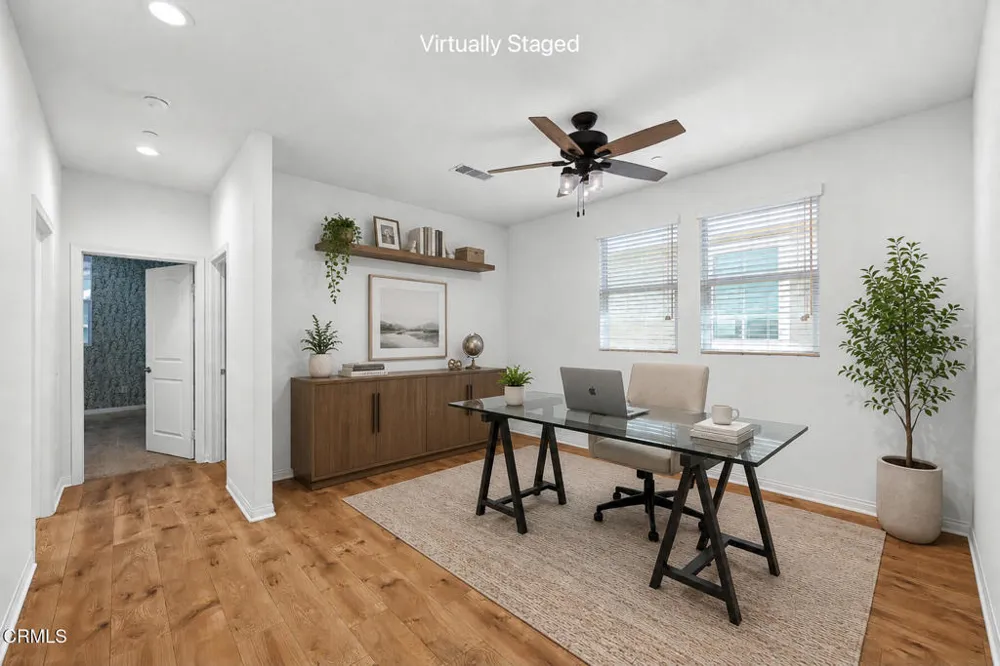 17326 Parque Vanowen Way Lake Balboa, CA 91406