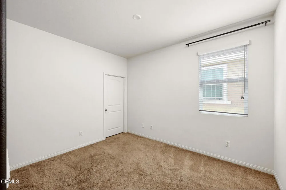 17326 Parque Vanowen Way Lake Balboa, CA 91406