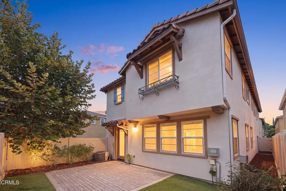 17326 Parque Vanowen Way Lake Balboa, CA 91406