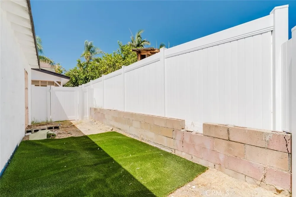 13501 Egbert Street Sylmar, CA 91342