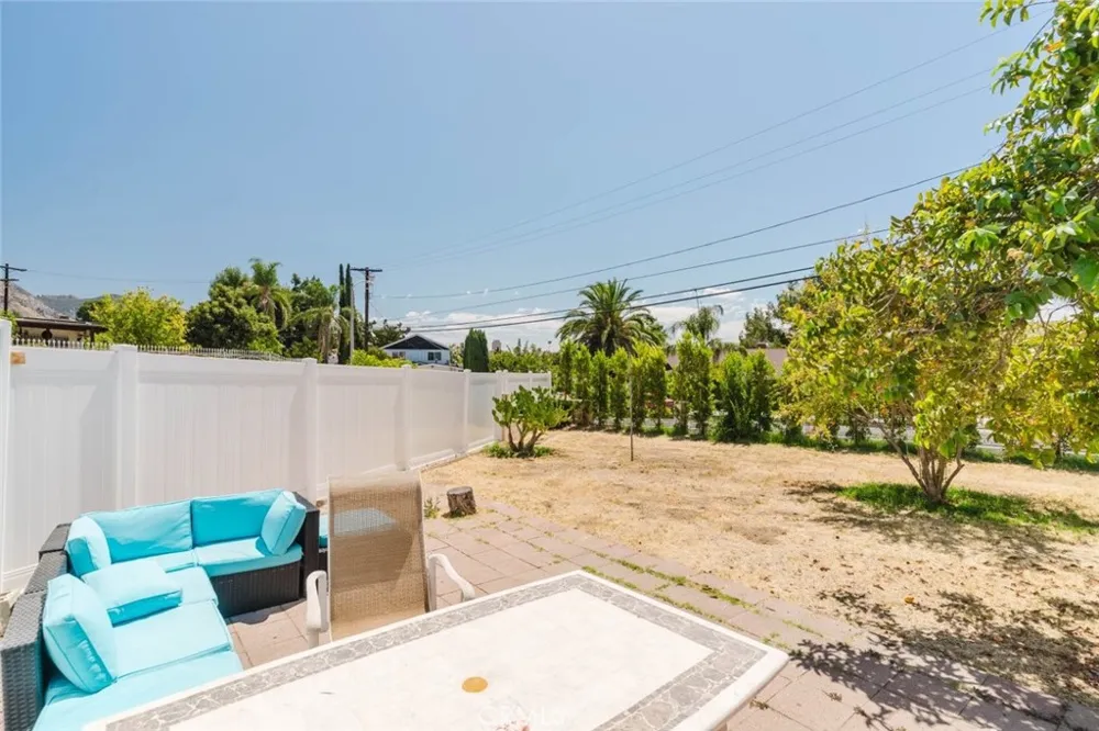 13501 Egbert Street Sylmar, CA 91342