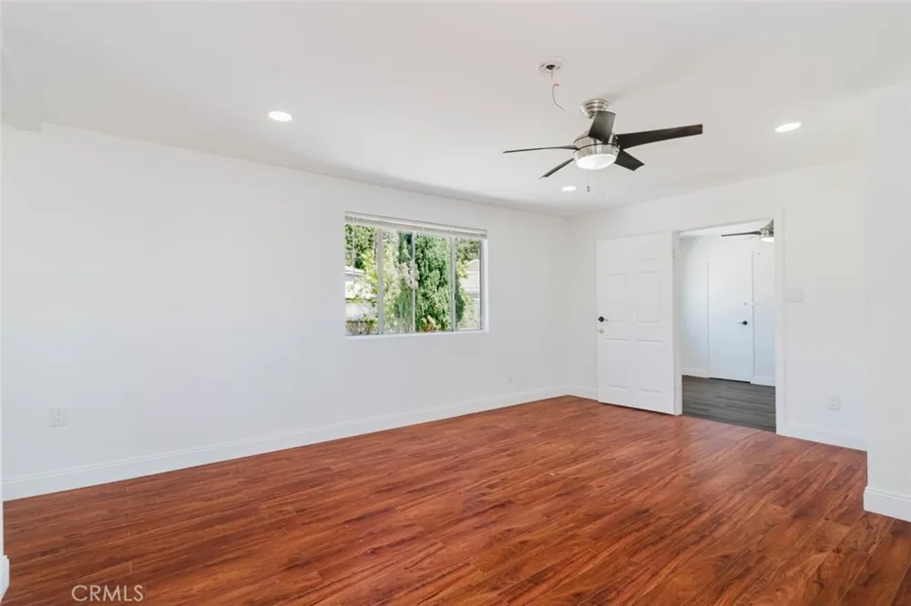 13501 Egbert Street Sylmar, CA 91342