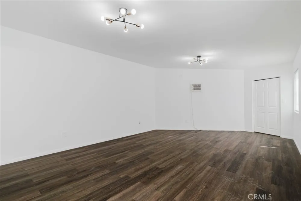 13501 Egbert Street Sylmar, CA 91342