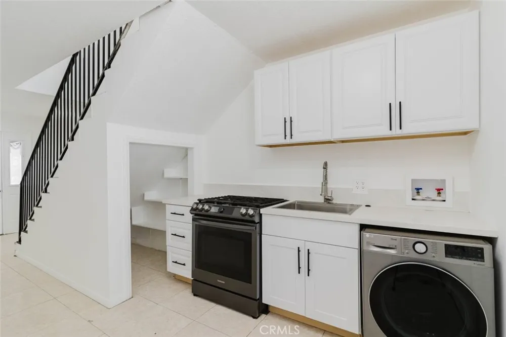 13501 Egbert Street Sylmar, CA 91342