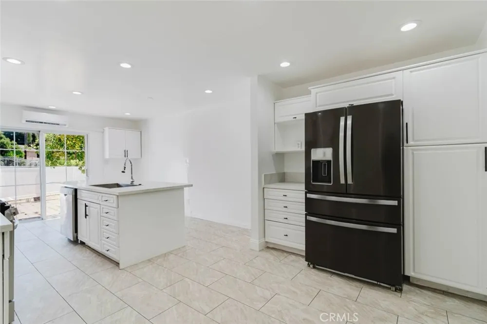 13501 Egbert Street Sylmar, CA 91342
