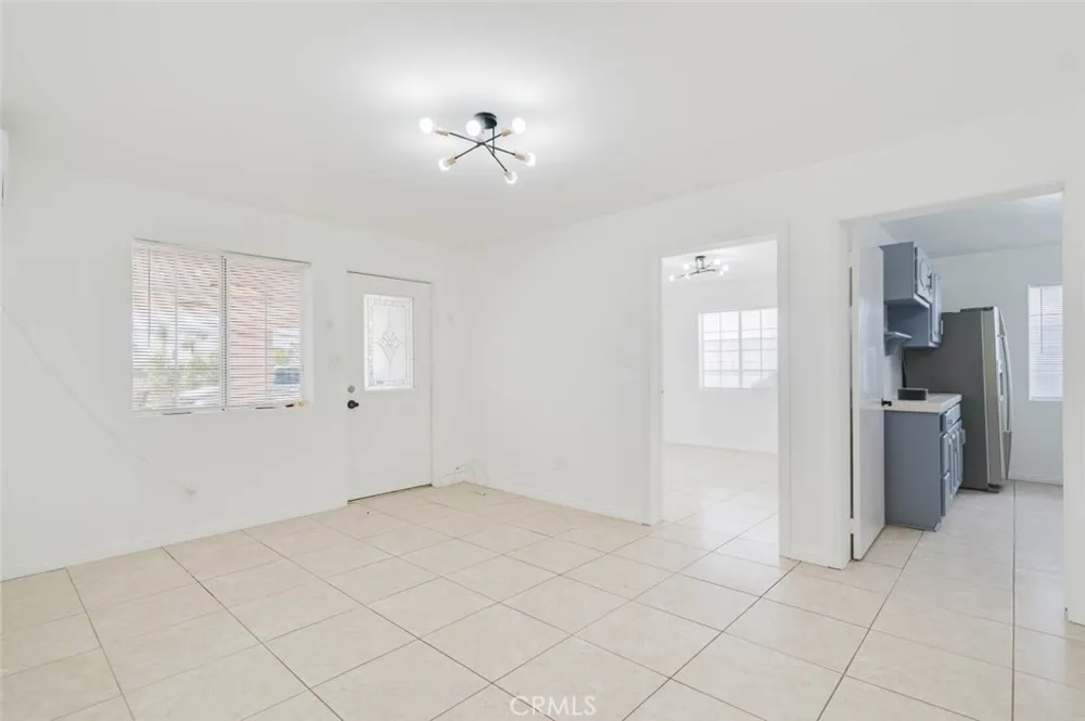 13501 Egbert Street Sylmar, CA 91342