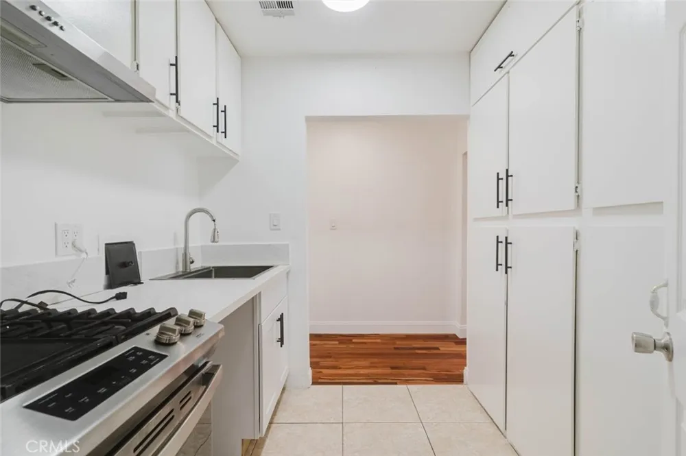 13501 Egbert Street Sylmar, CA 91342