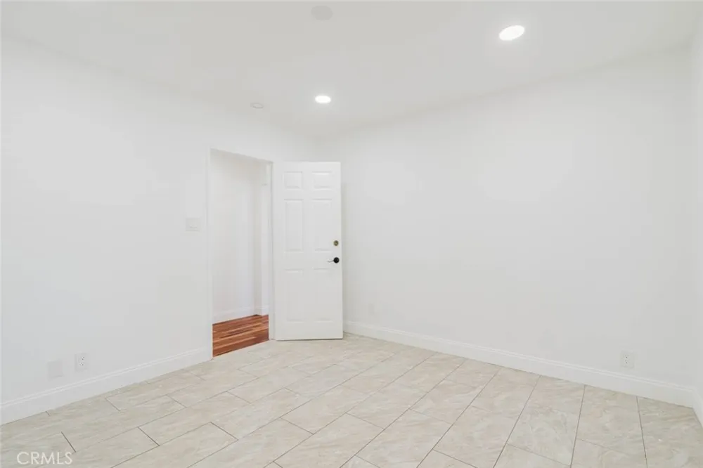 13501 Egbert Street Sylmar, CA 91342