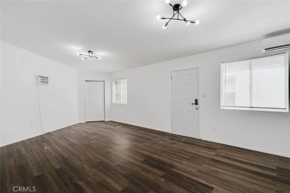 13501 Egbert Street Sylmar, CA 91342