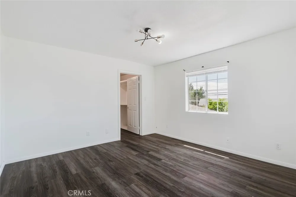 13501 Egbert Street Sylmar, CA 91342
