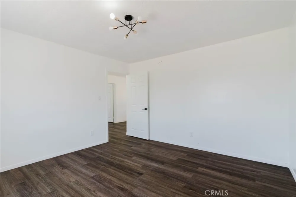 13501 Egbert Street Sylmar, CA 91342