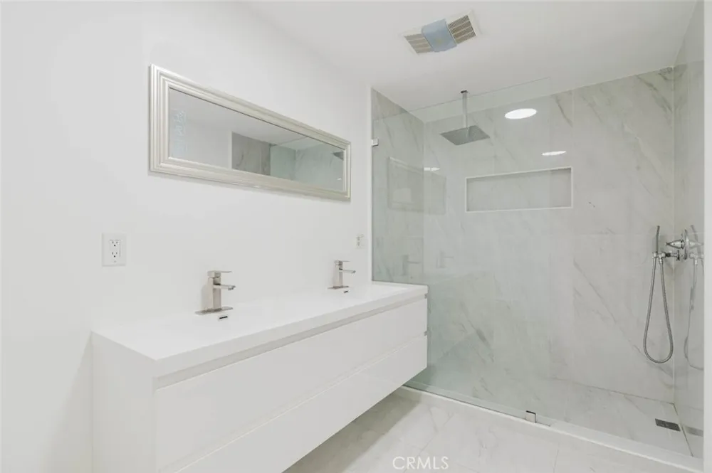 13501 Egbert Street Sylmar, CA 91342
