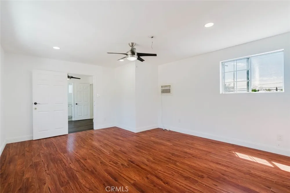 13501 Egbert Street Sylmar, CA 91342