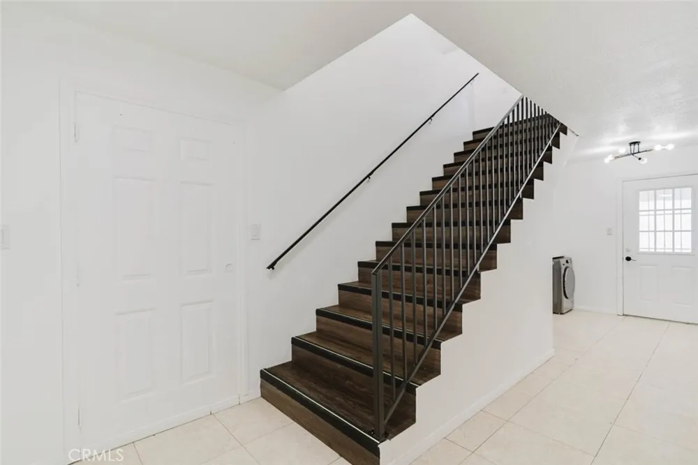 13501 Egbert Street Sylmar, CA 91342