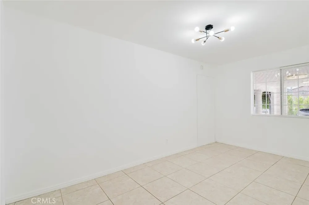 13501 Egbert Street Sylmar, CA 91342